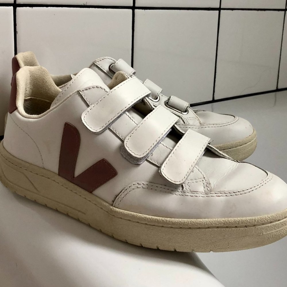 Veja V-Lock Sneakers